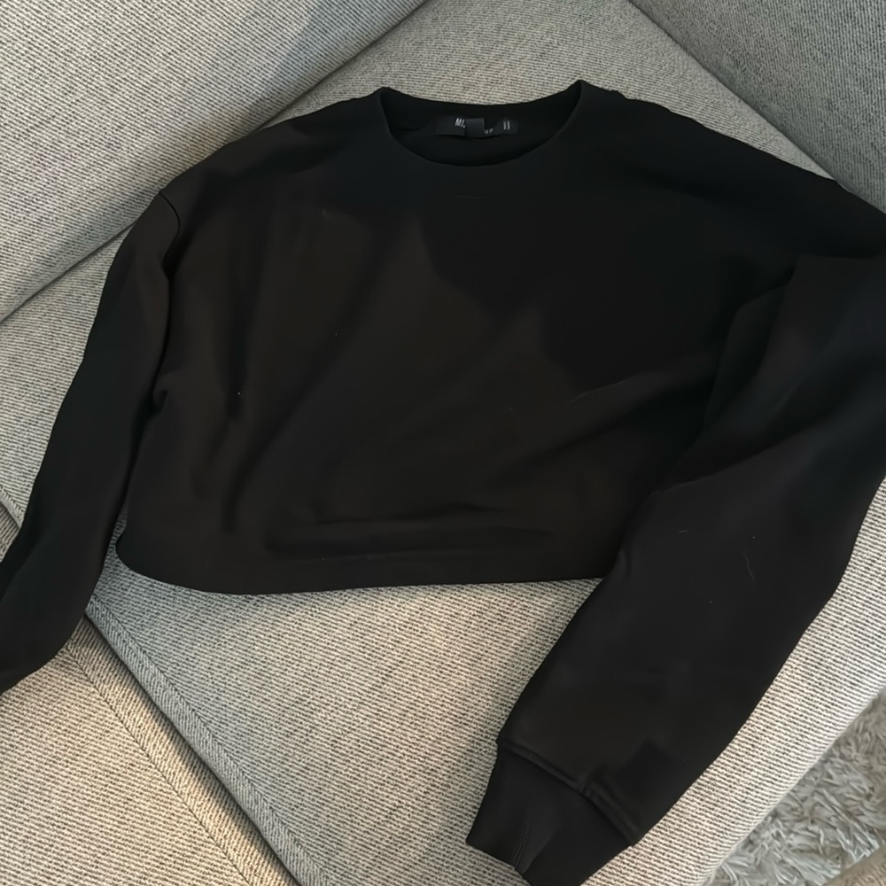 Missguided black crop sweater Small